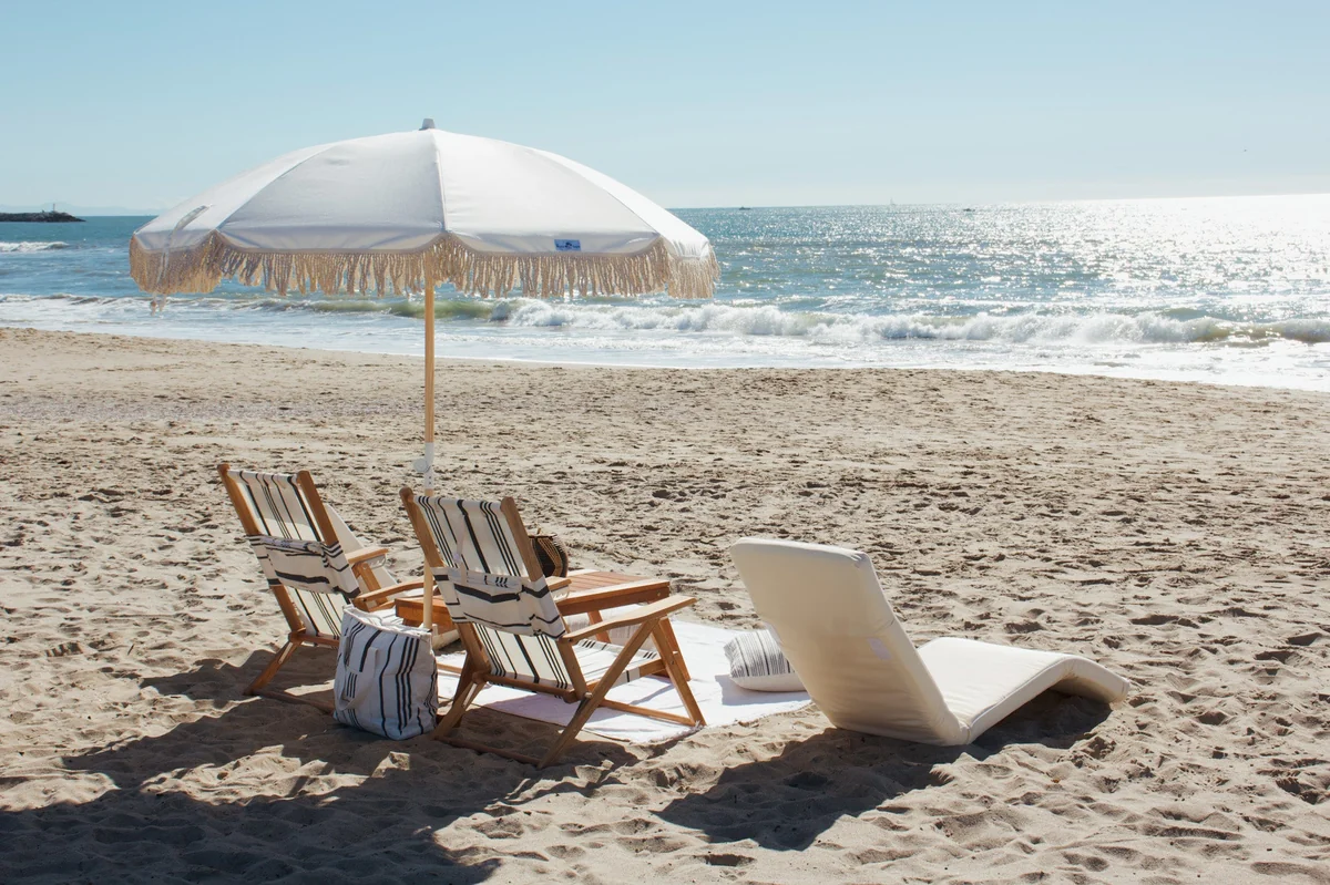 The Cove &mdash; intimate cabana for four